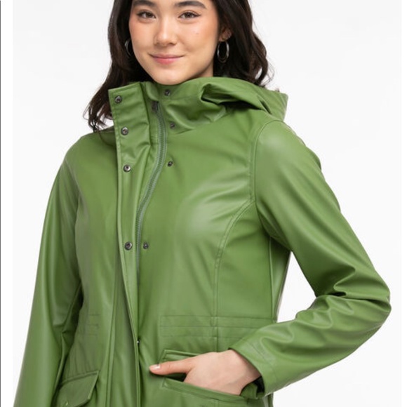 Womens Hooded Rain Jacket, size XL - Picture 2 of 8